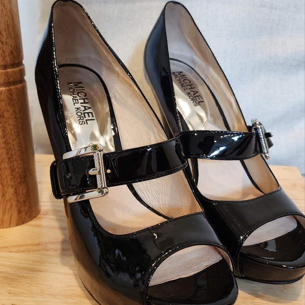 Black heels open toe